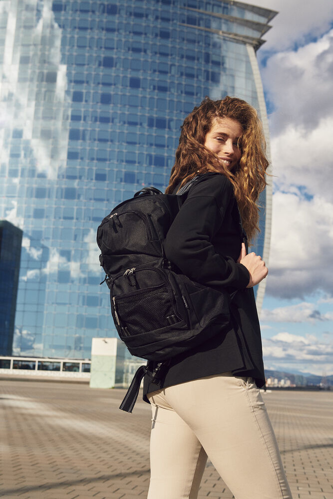 CLIQUE, Backpack