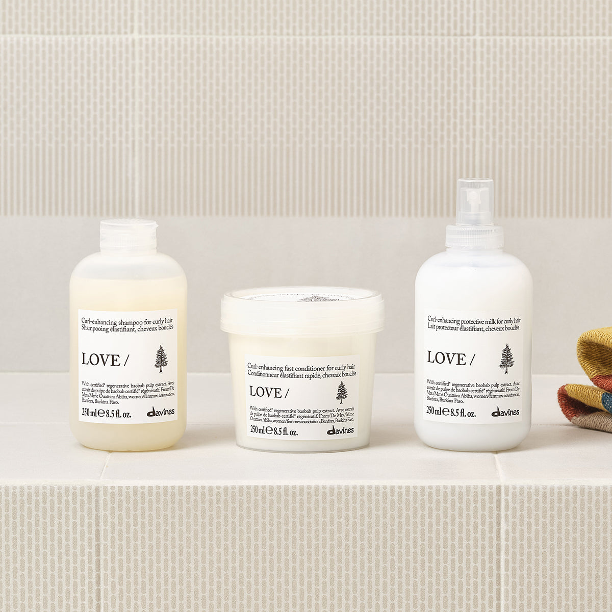 Davines Love Curl Shampoo 250 ml fra Essential Haircare, stemningsbilde