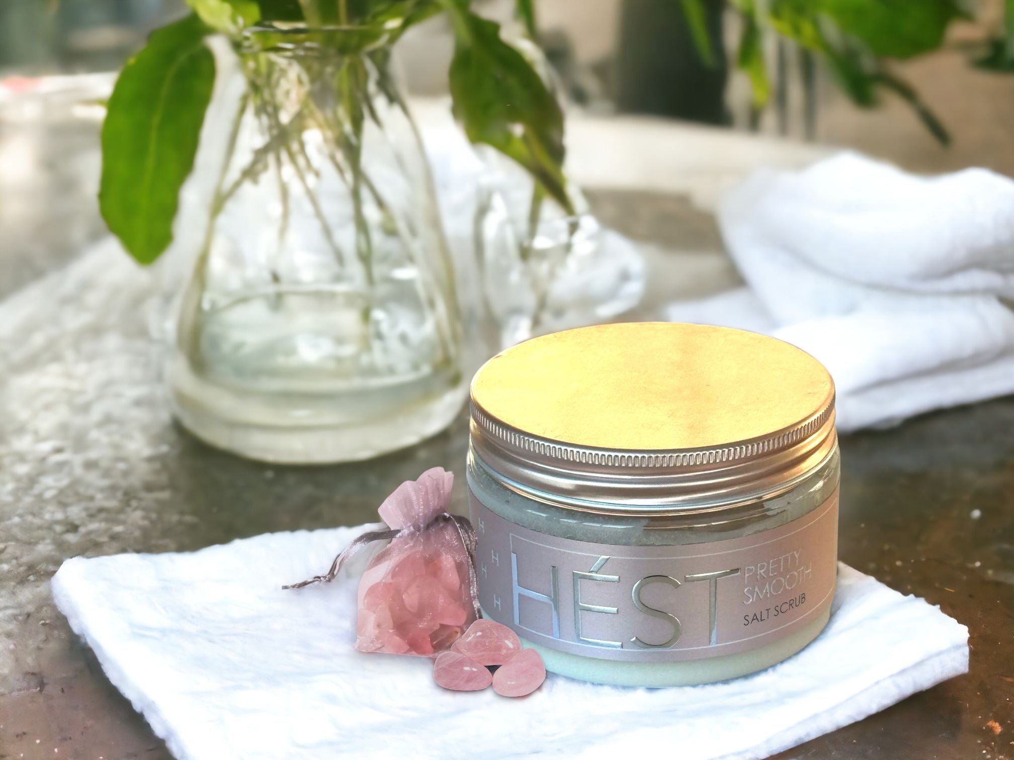 Terrigeno HEST Salt Scrub + Rosenkvartsstener Pretty Smooth - Skrubb - JK-Shop